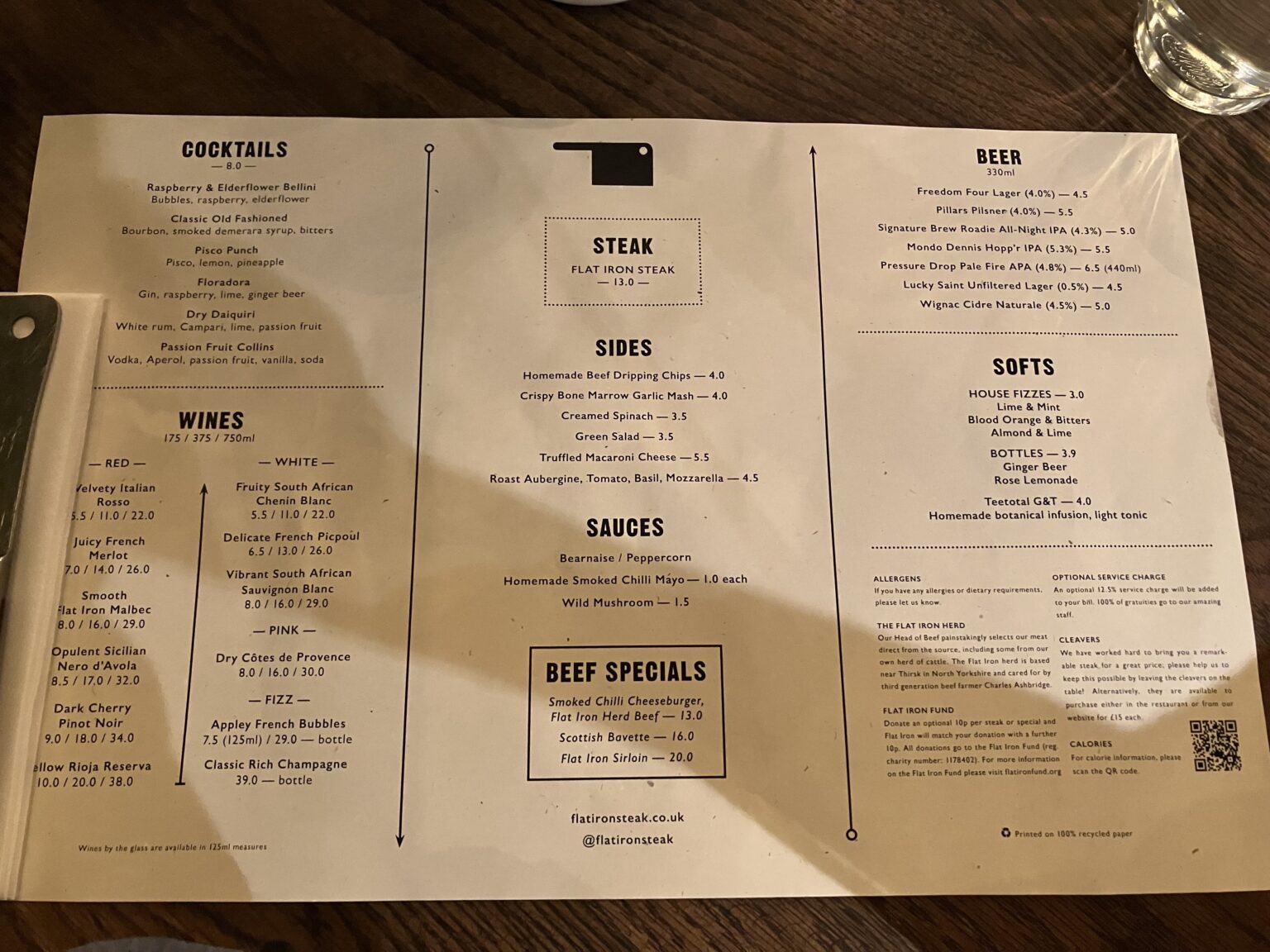 ロンドンの『FLAT IRON STEAK』 安くて美味い！人気のステーキチェーンでランチ！注文方法から店内の様子をレビューキングスクロス駅周辺【ロンドングルメ】 Er.たまりんの旅ログ