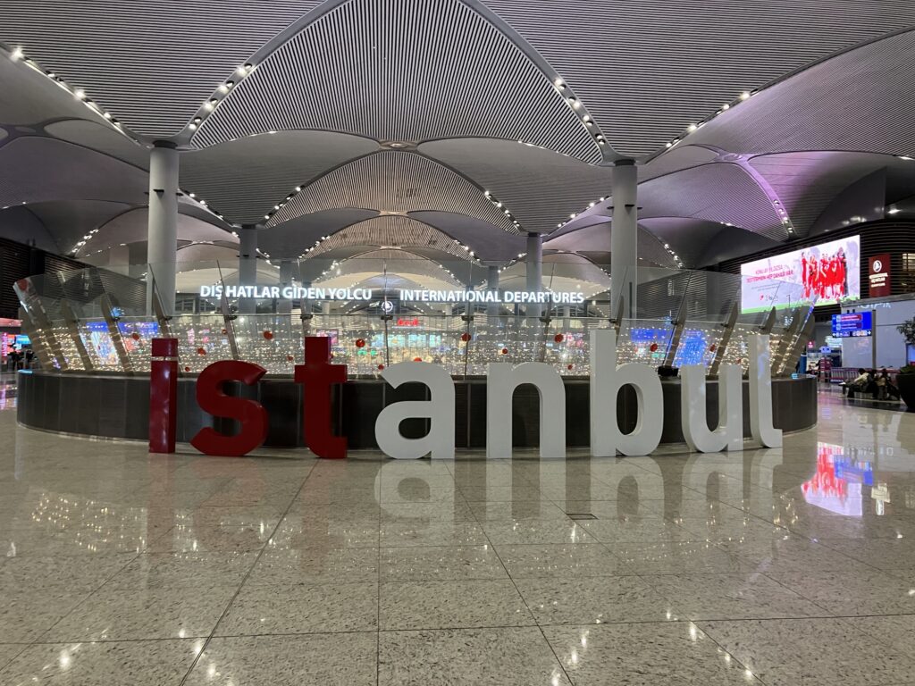 イスタンブール国際空港のオブジェ