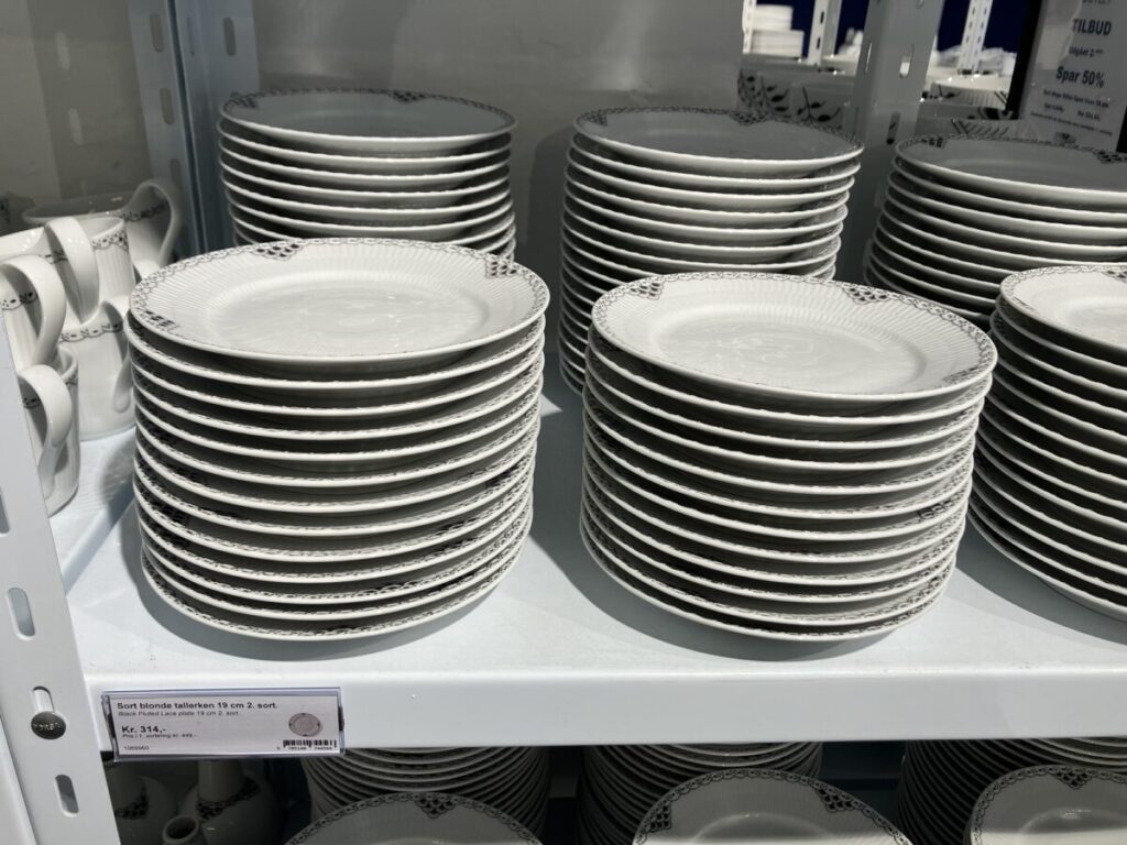 黒色皿