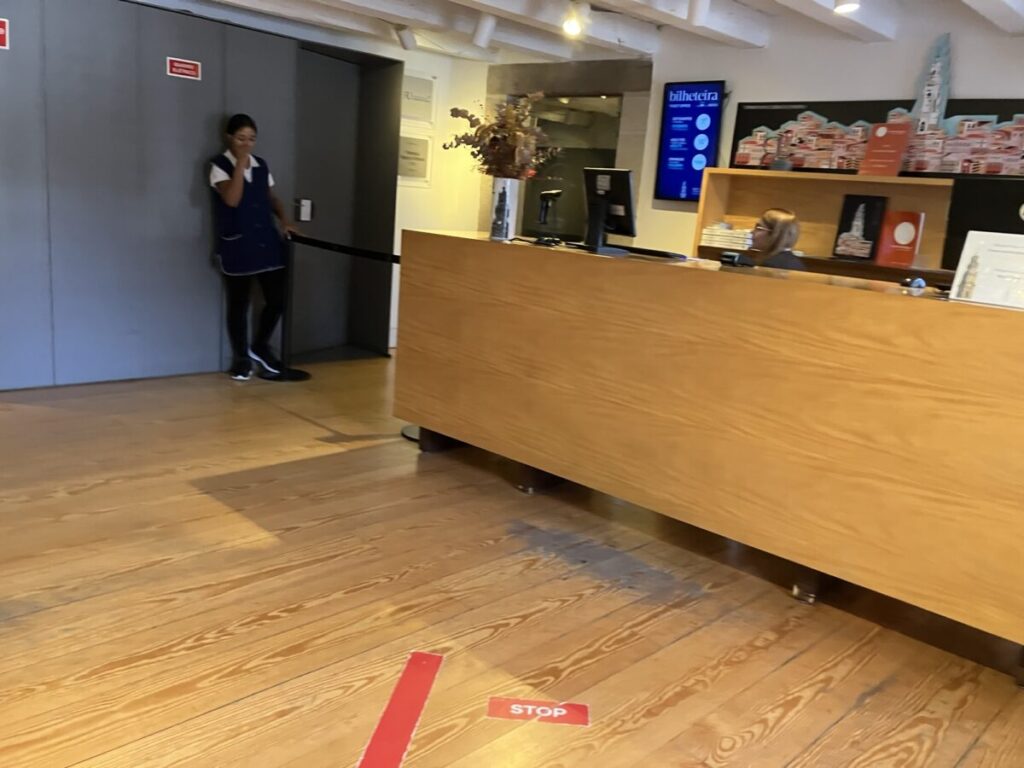 チケットオフィス